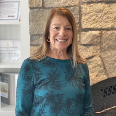 mary-acquarulo-education-advisor